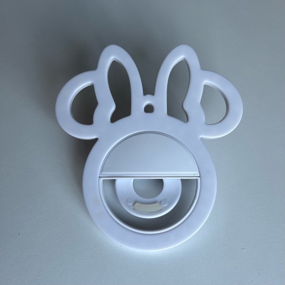 Minnie Mouse Selfie Light ๐ - Picture 3 of 11
